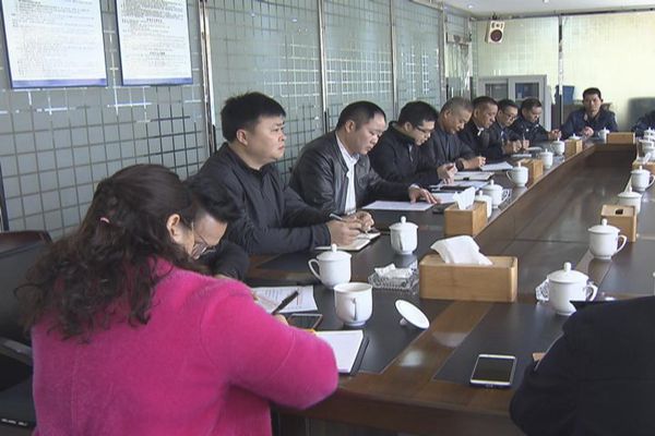 上角社区召开扫黑除恶专项斗争动员会